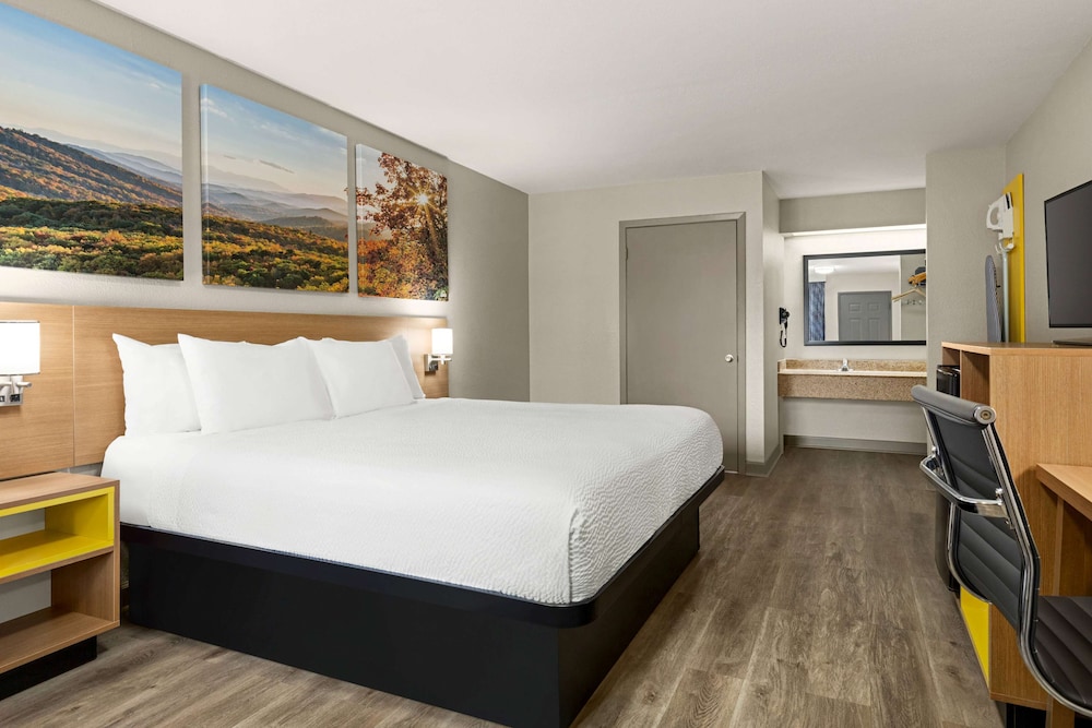 Days Inn by Wyndham Fulton 11/47
