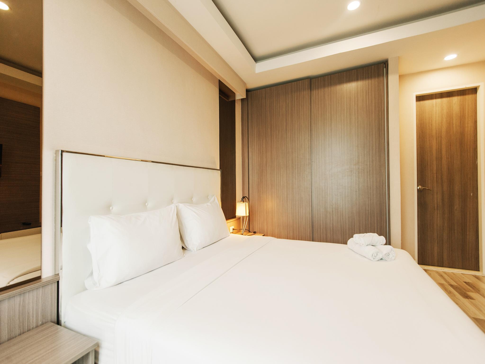 Deluxe, King Bed, Mountain View