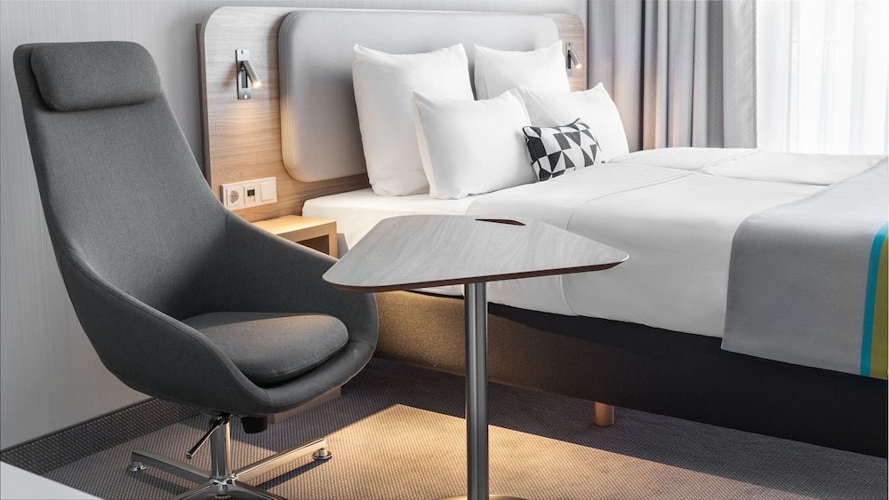Holiday Inn Express Dusseldorf Hauptbahnhof 56/59