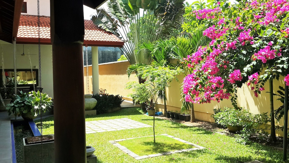Imagine Villa Hotel 40/50