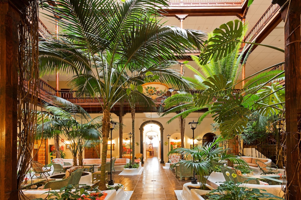 Monopol Hotel Tenerife 15/53