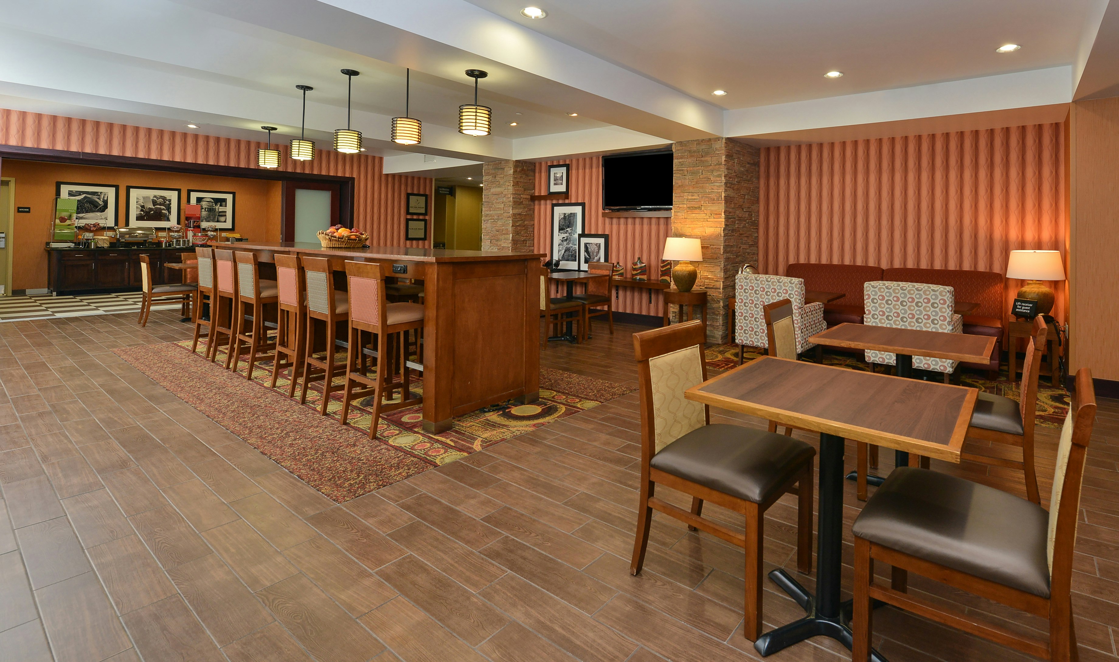 Hampton Inn Ottumwa 18/24