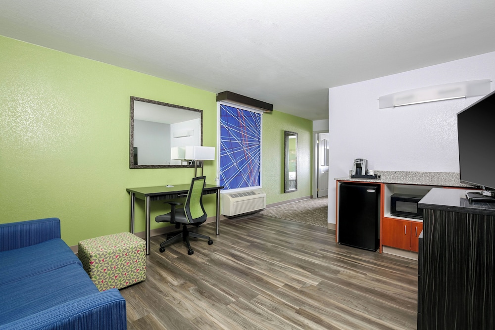 Holiday Inn Express Lancaster 25/70