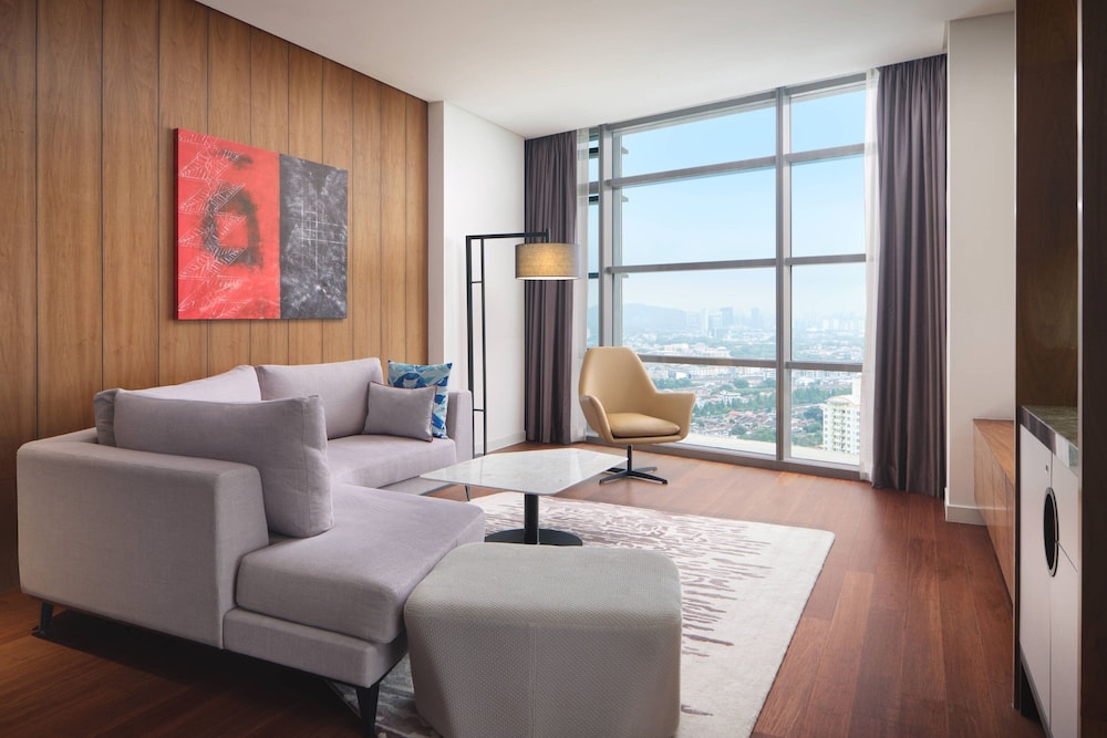 Le Meridien Petaling Jaya (ex New World Petaling Jaya) 24/75
