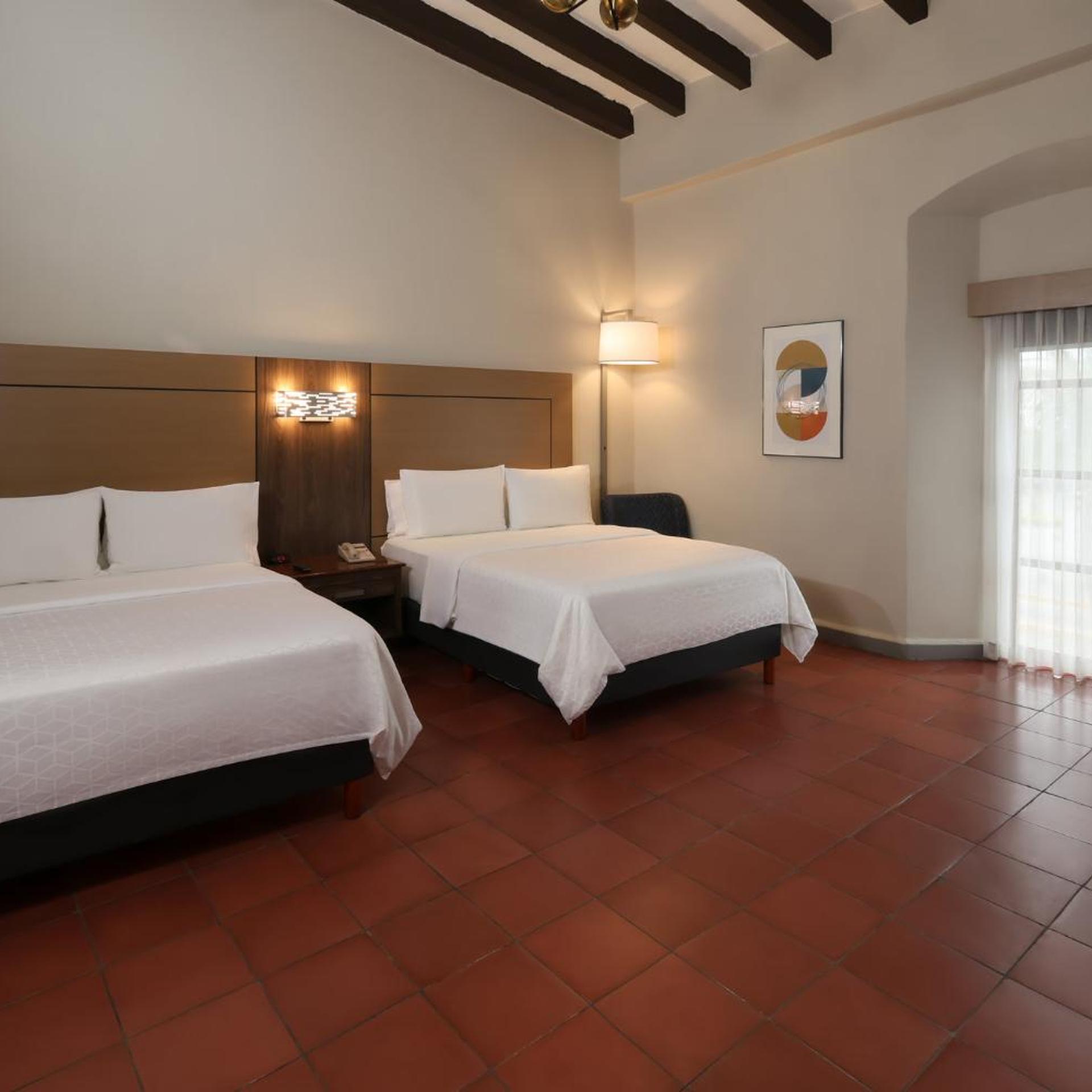 Standard, Queen Bed, Pool Access