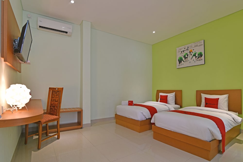 Reddoorz Plus @ Mahendradatta Denpasar 12/42