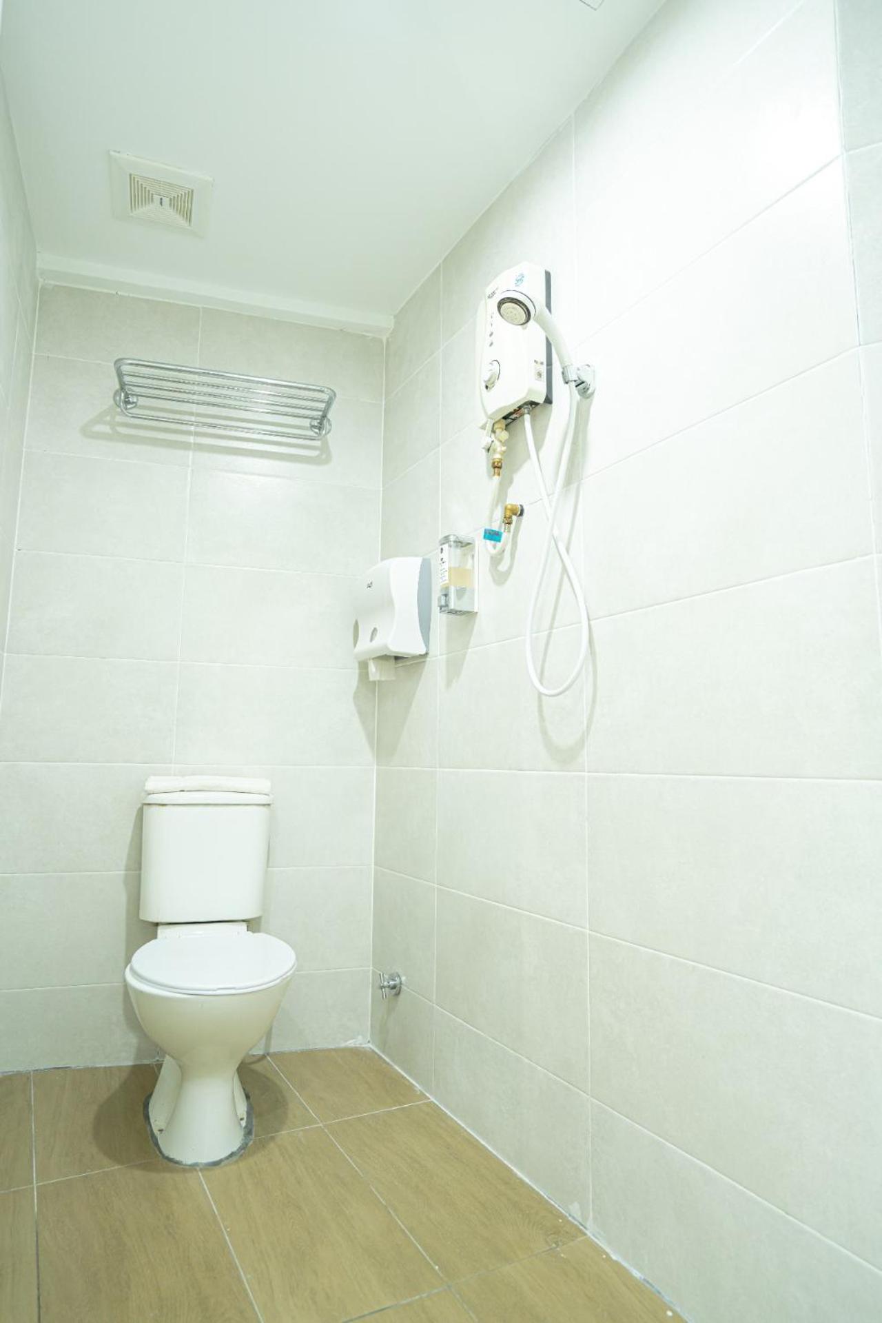 NIDA Rooms Butterworth Chain Ferry Classics 34/35