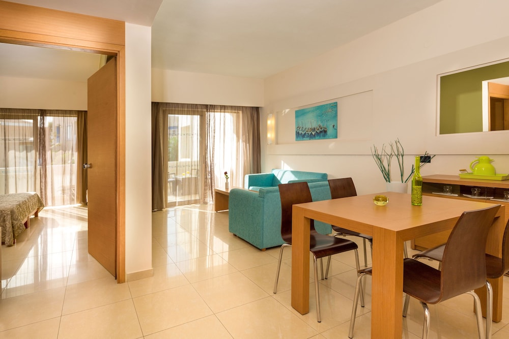 Atlantica Amalthia Beach Hotel 39/65