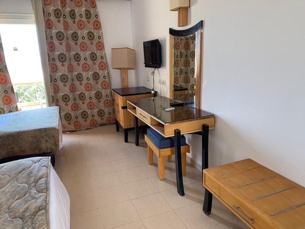Sharm El Naga Resort and Diving Center 8/37