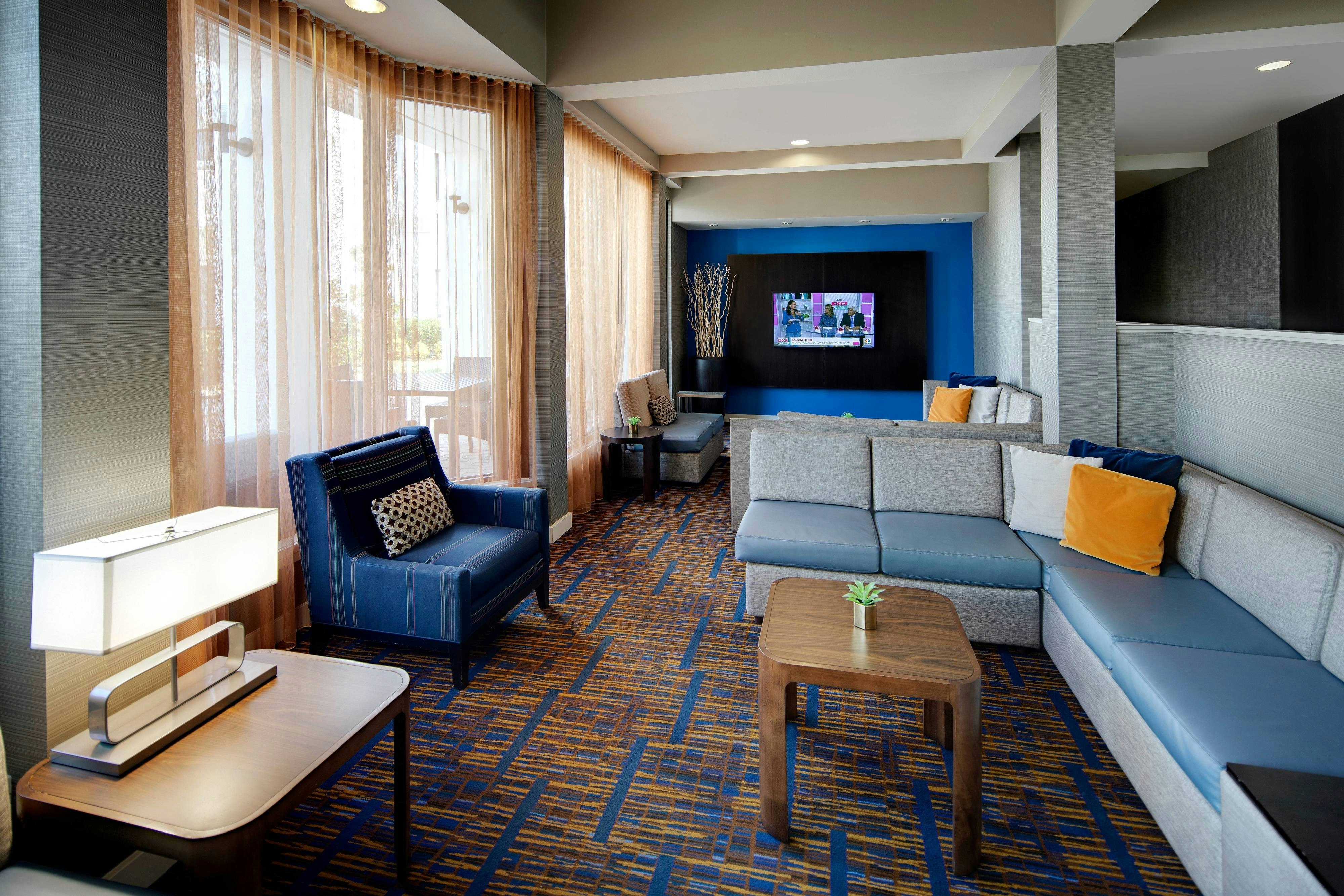 Courtyard Dallas Addison Midway 30/49