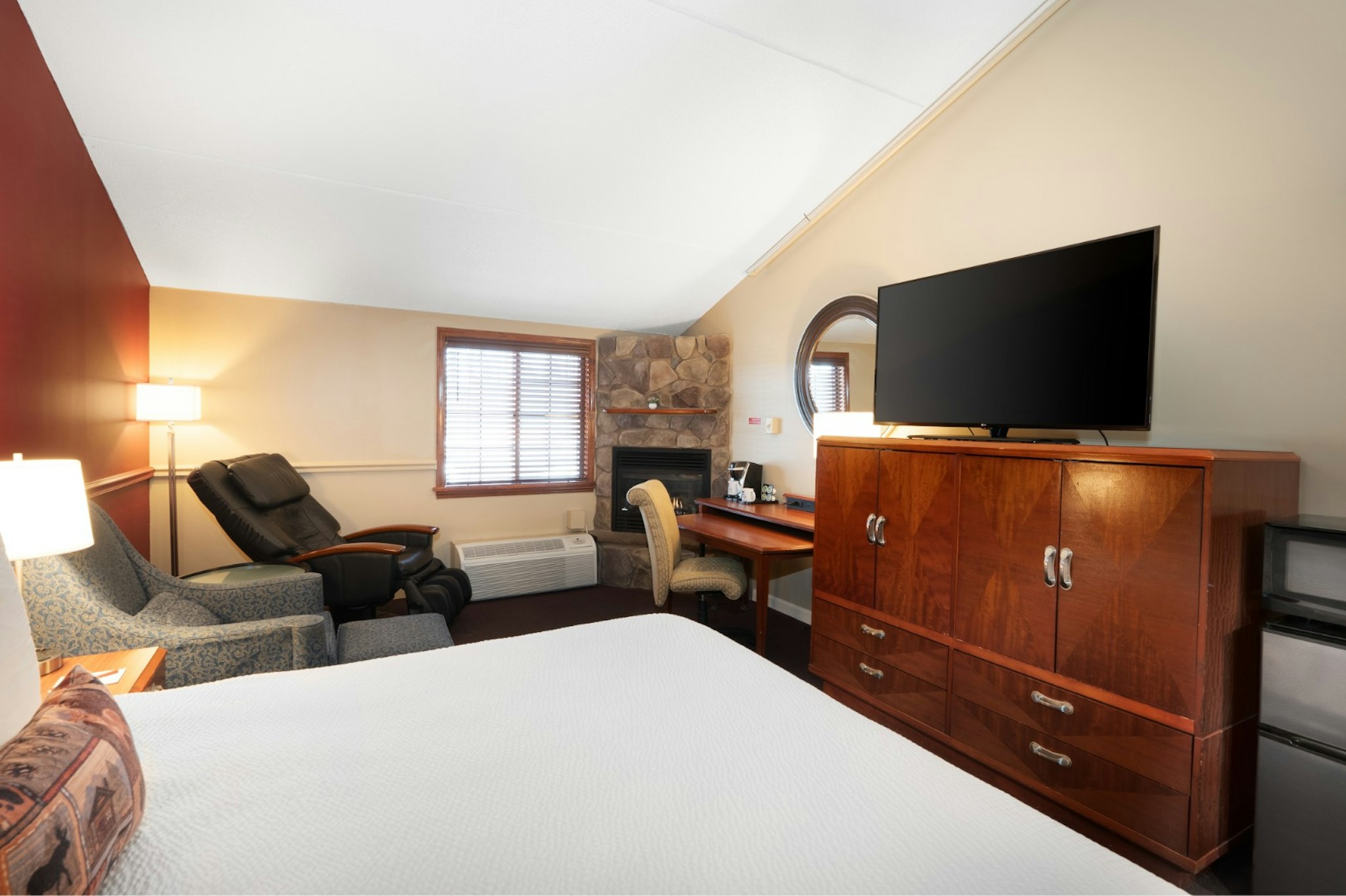 Fireside Inn Suites West Lebanon 19/53