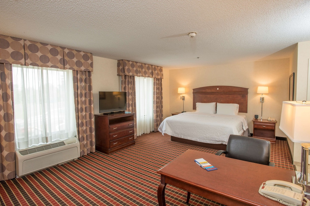 Hampton Inn & Suites Dayton-Airport 18/64