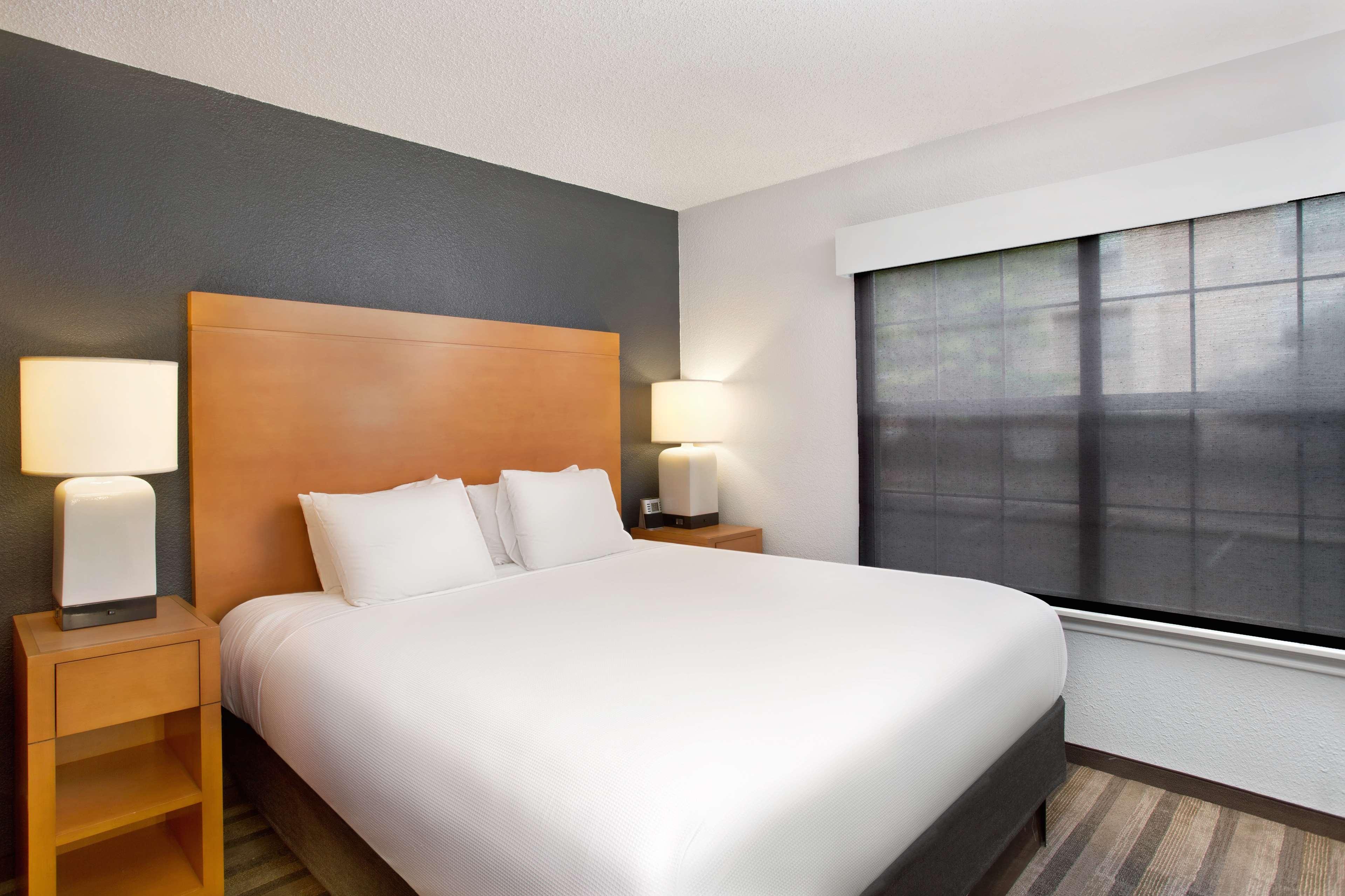 HYATT house Austin/Arboretum 6/41