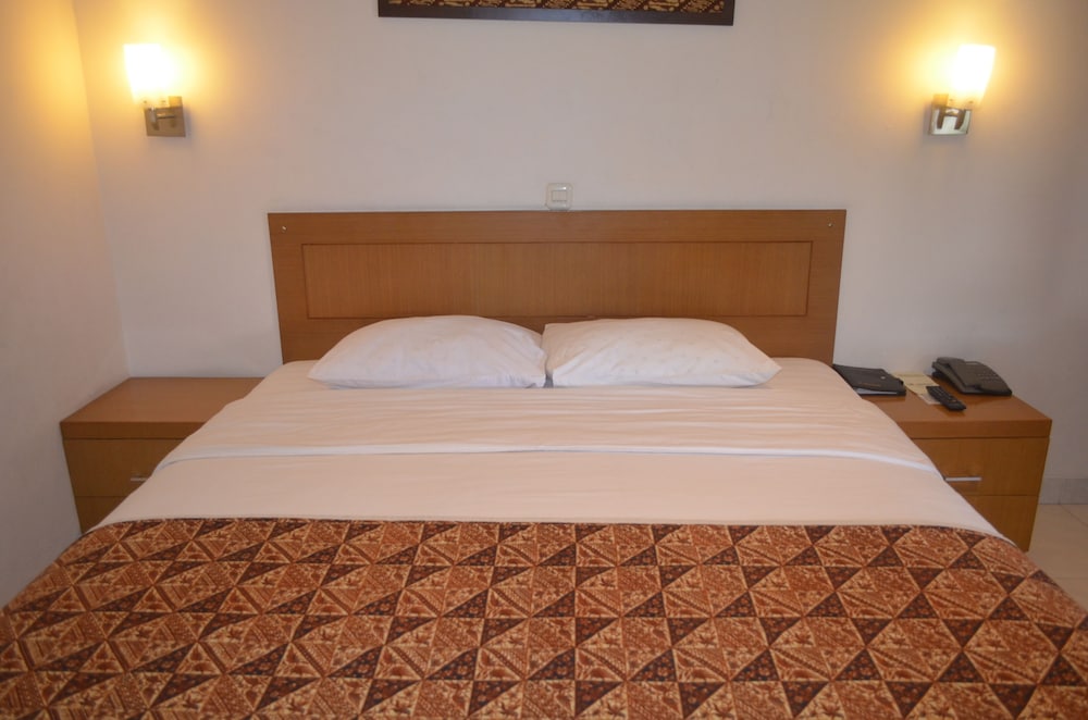 ARINI HOTEL 25/43