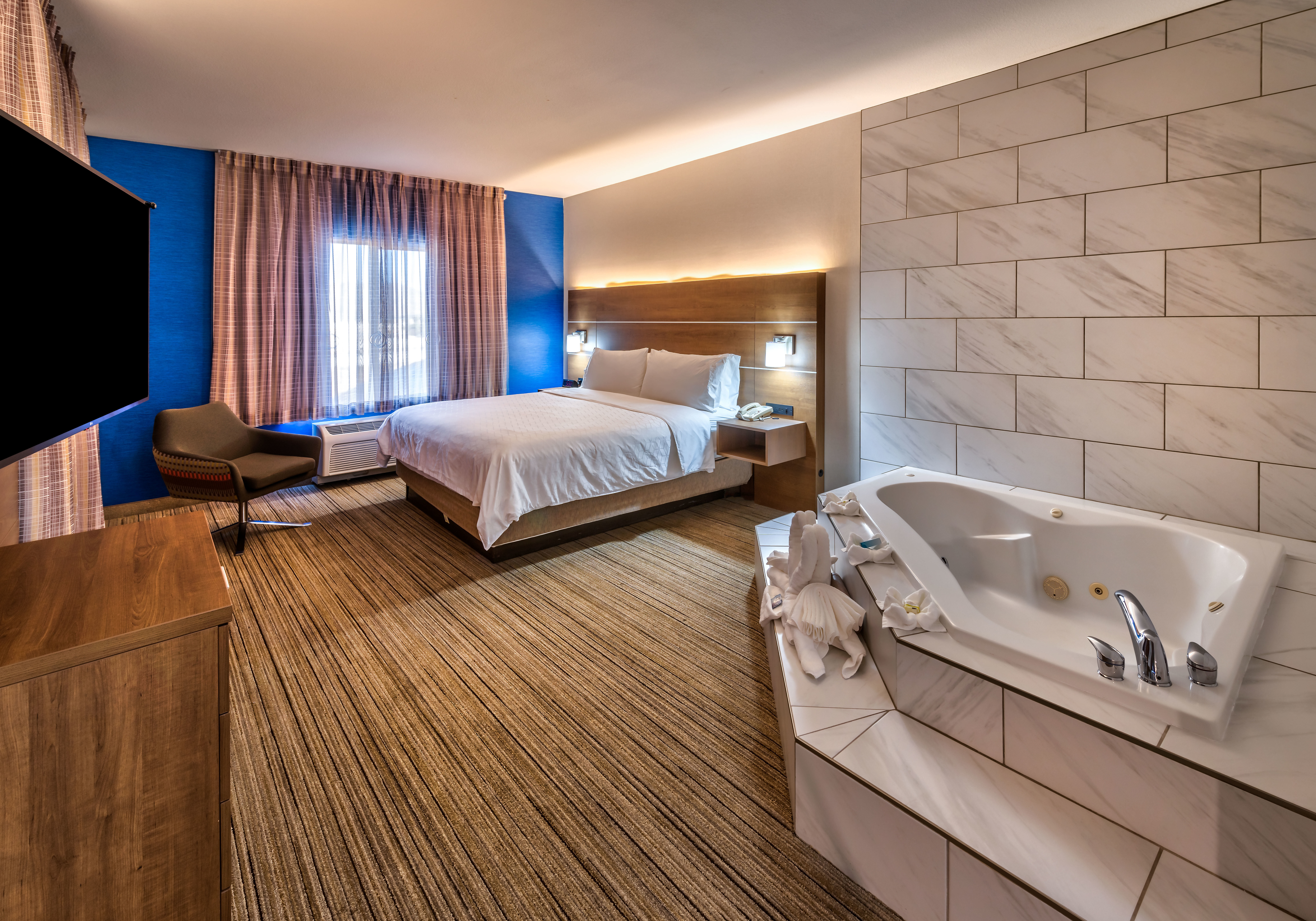 Feature, Suite, King Bed