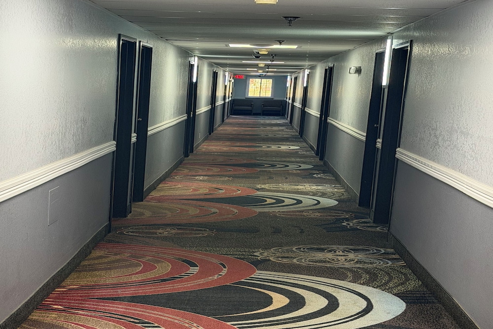 Coratel Inn & Suites Stillwater 23/47