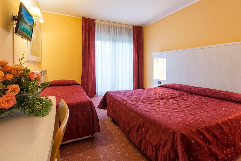 HOTEL BAVARIA 8/30