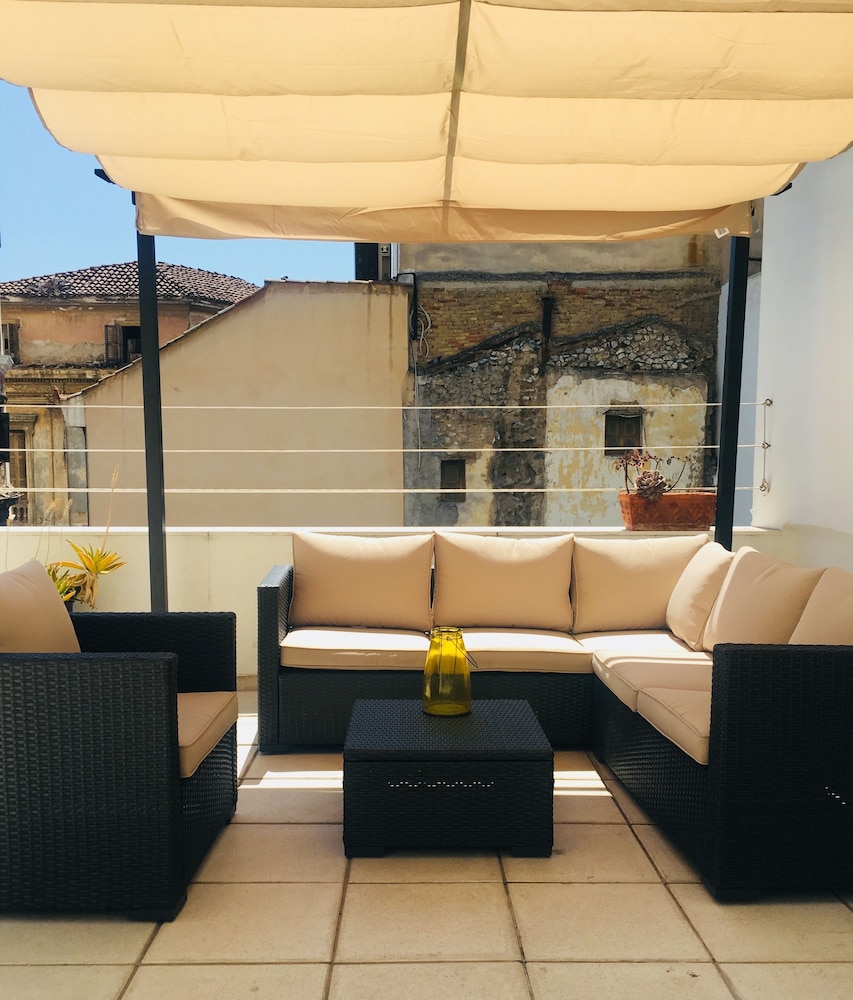 Concierge Athens I 36/50