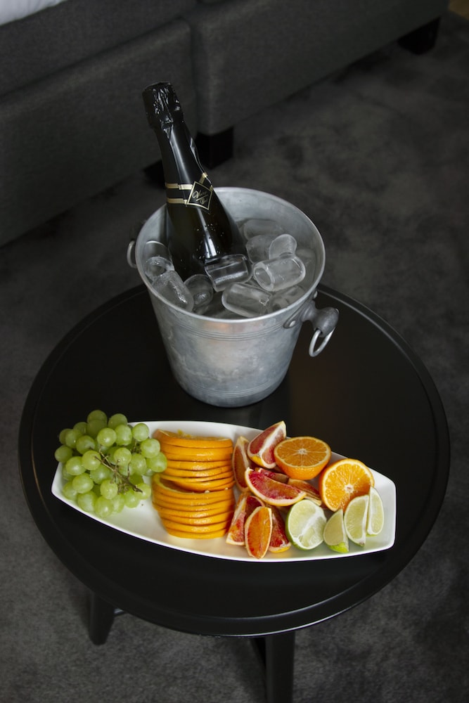 Livin Station Sure Hotel Collection By Best Western 42/66