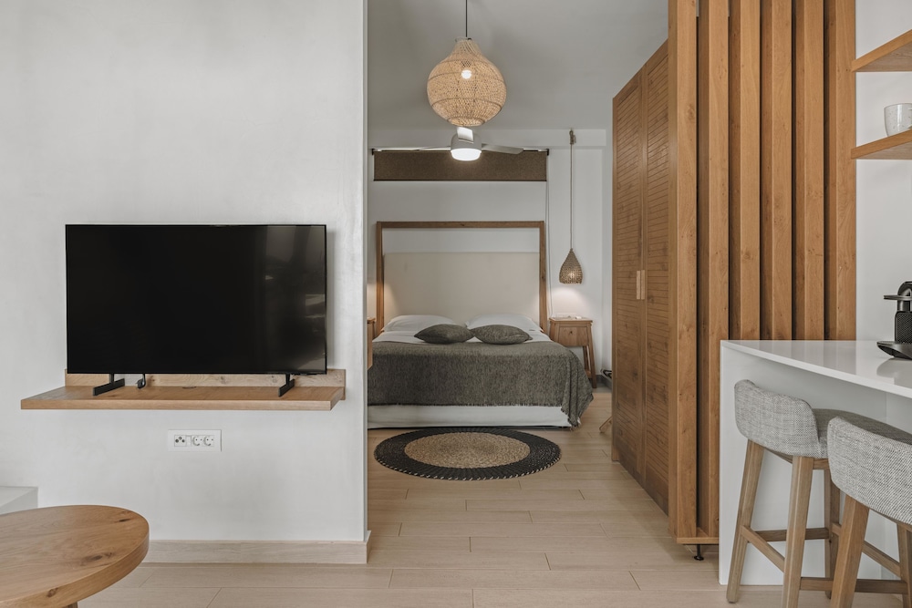 Irida Hotel 40/48