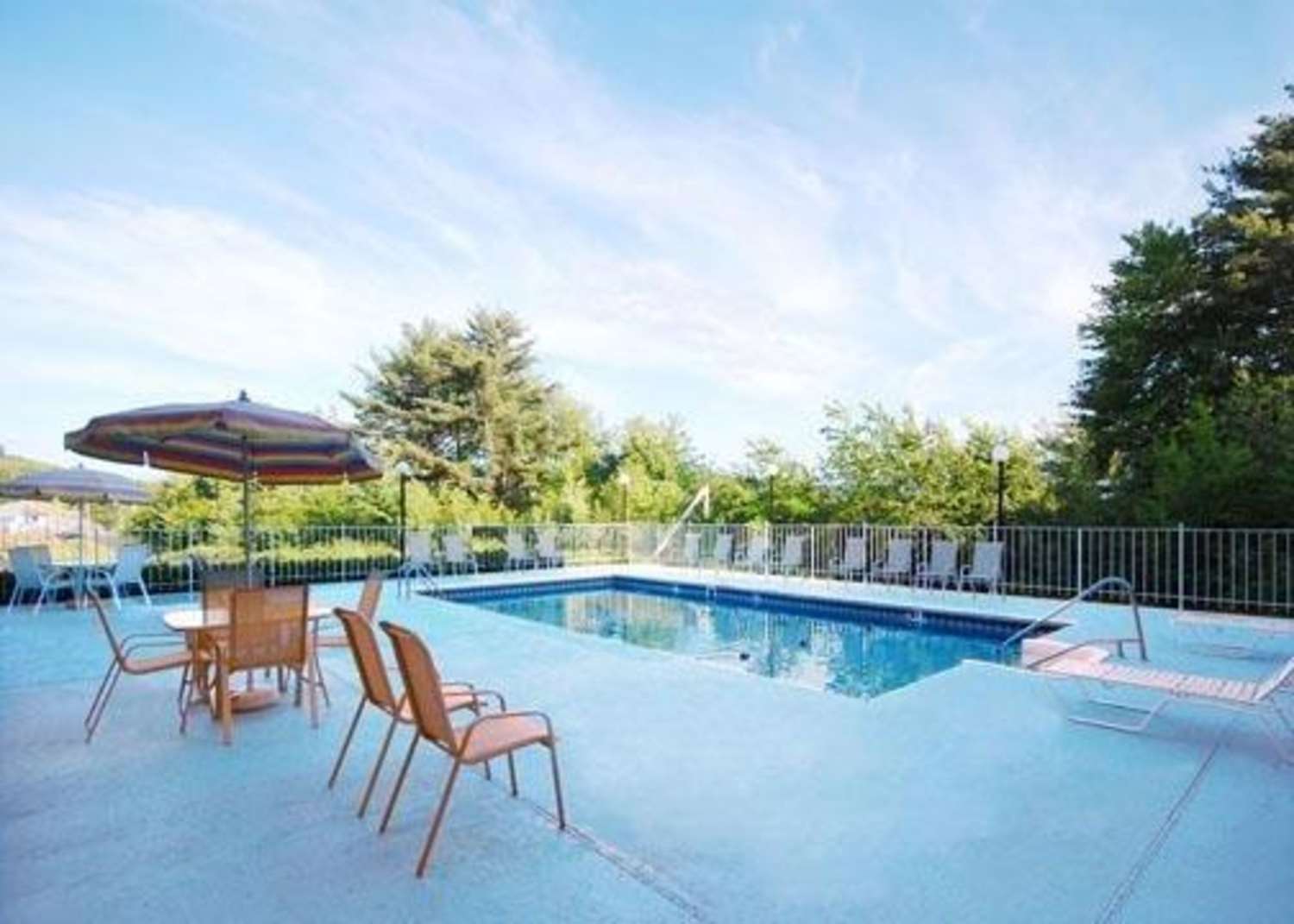 Quality Inn Ashland, NH 20/33