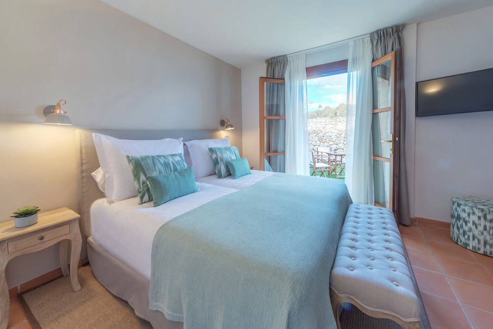 Hotel Rural Es Riquers 23/69
