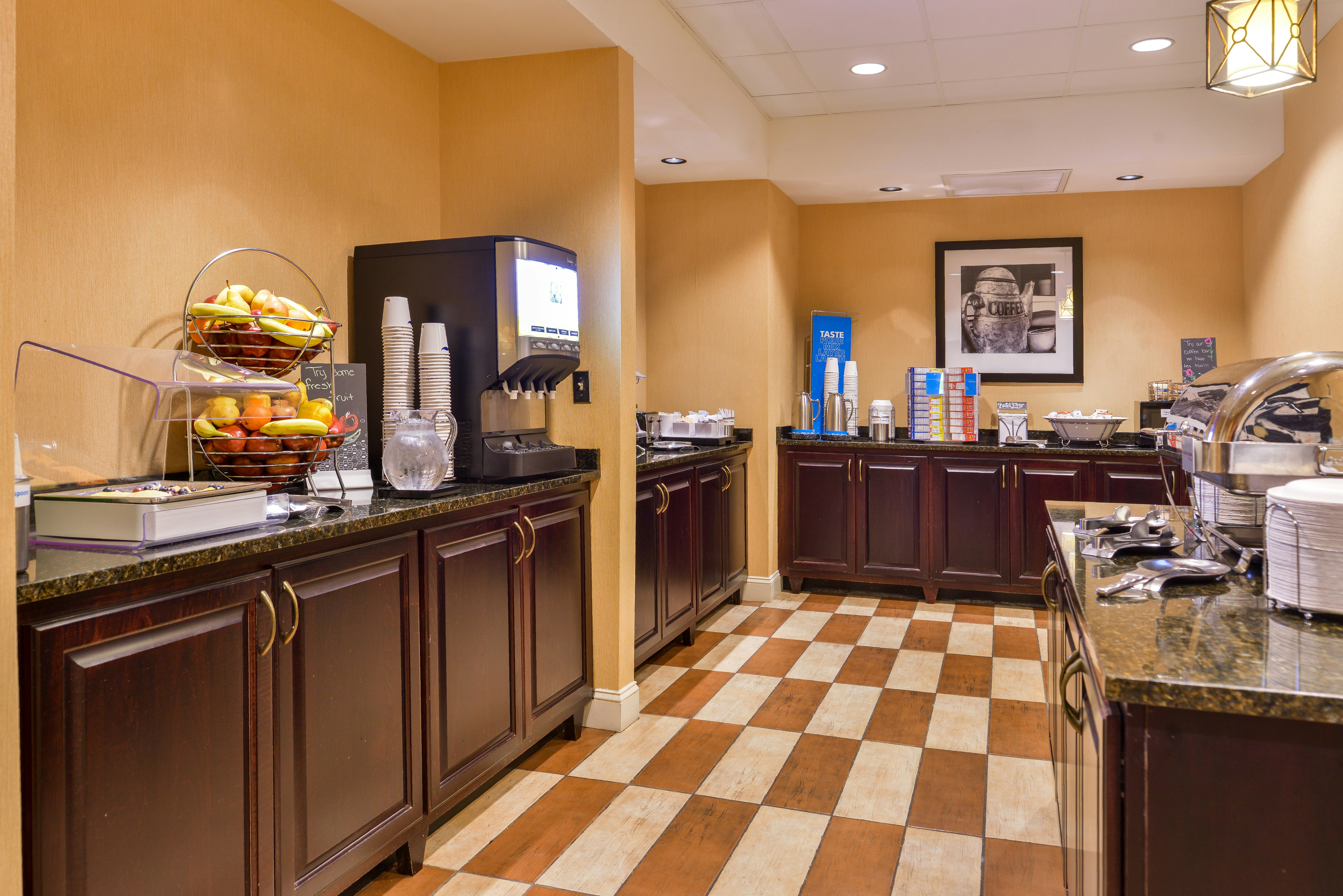 Hampton Inn Jackson, AL 7/44