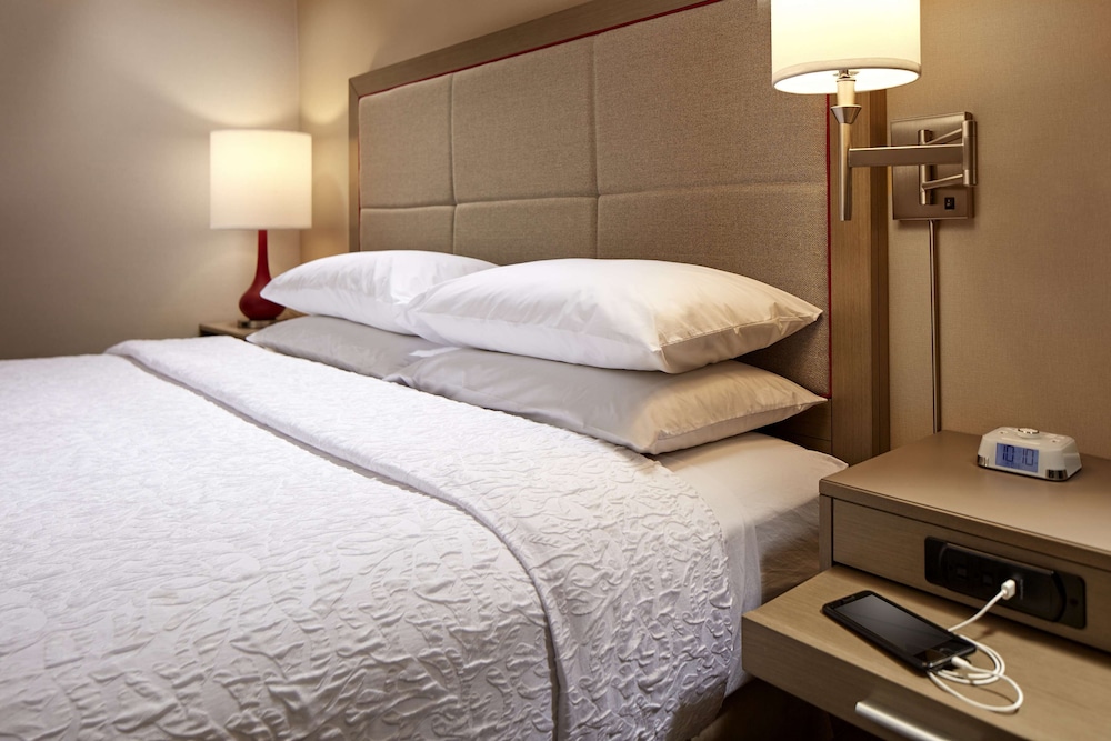 Hampton Inn Long Beach Airport 16/67