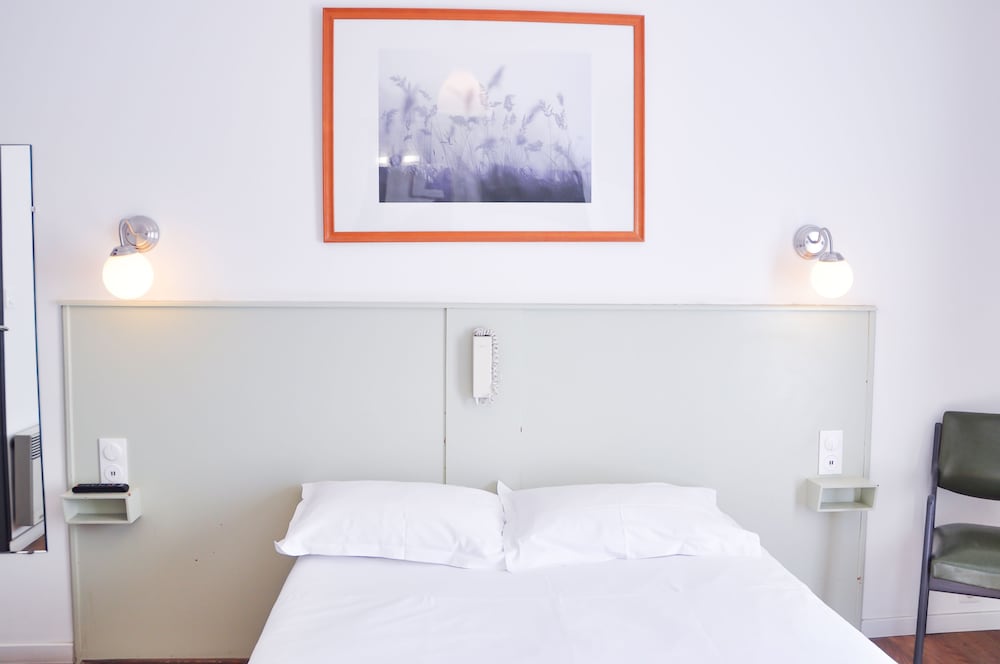 Hôtel Les Arbousiers 42/68