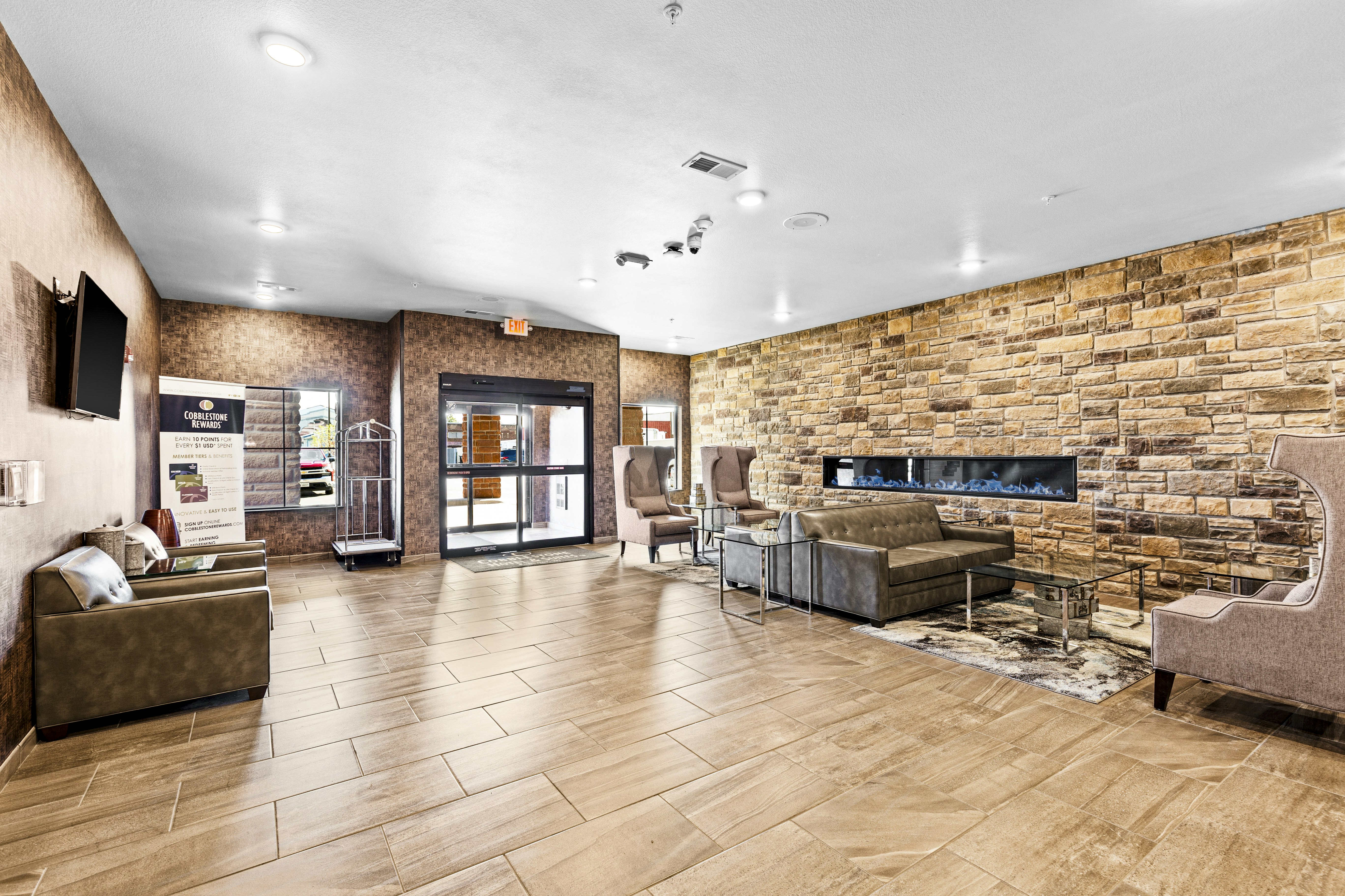 Cobblestone Hotel & Suites - Superior Duluth 6/50
