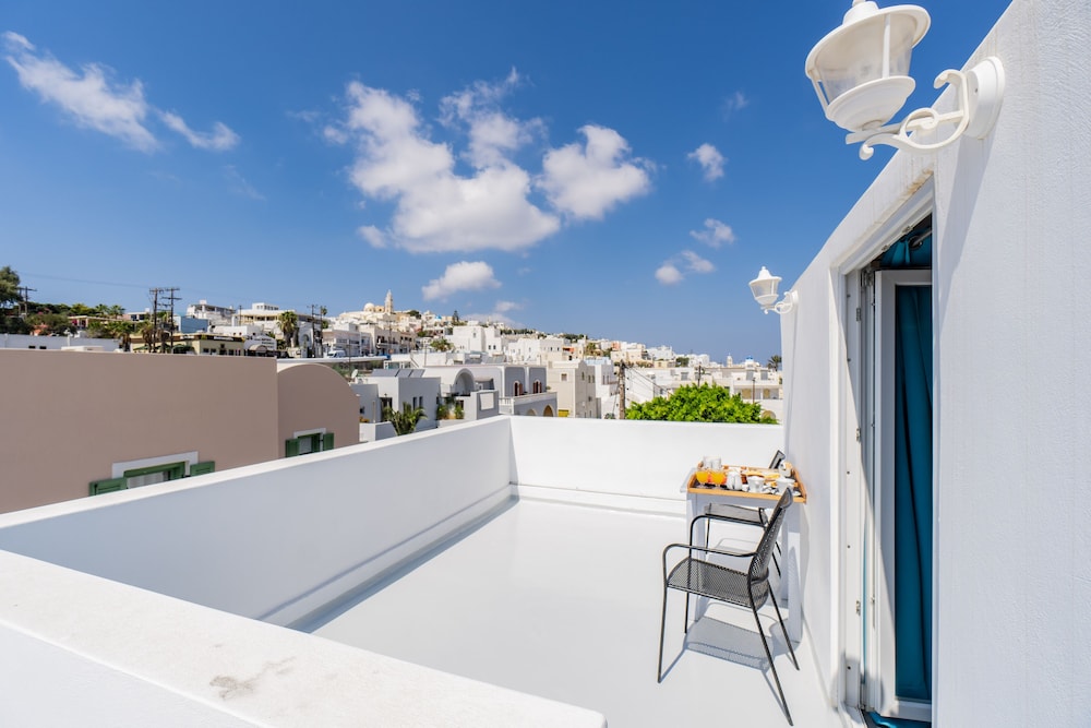 Central Fira Hotel 53/62