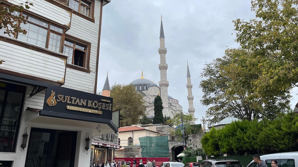 Sultan Corner Suites 5/49