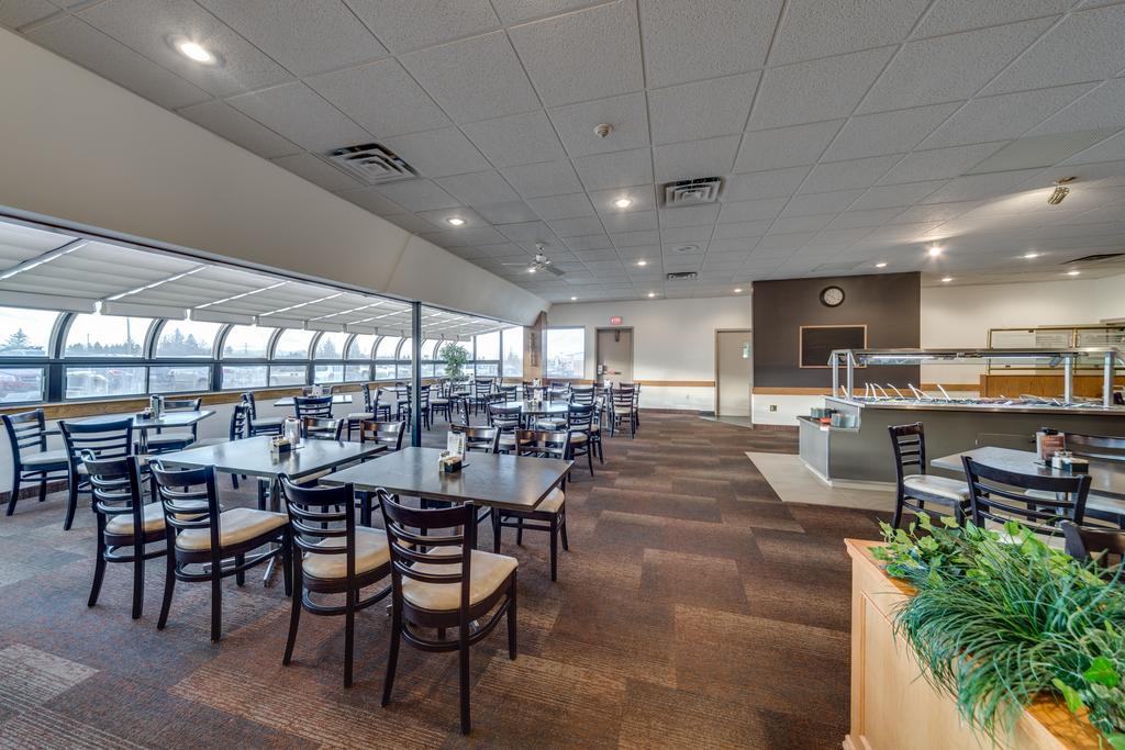 Heritage Inn Hotel & Convention Centre 19/24