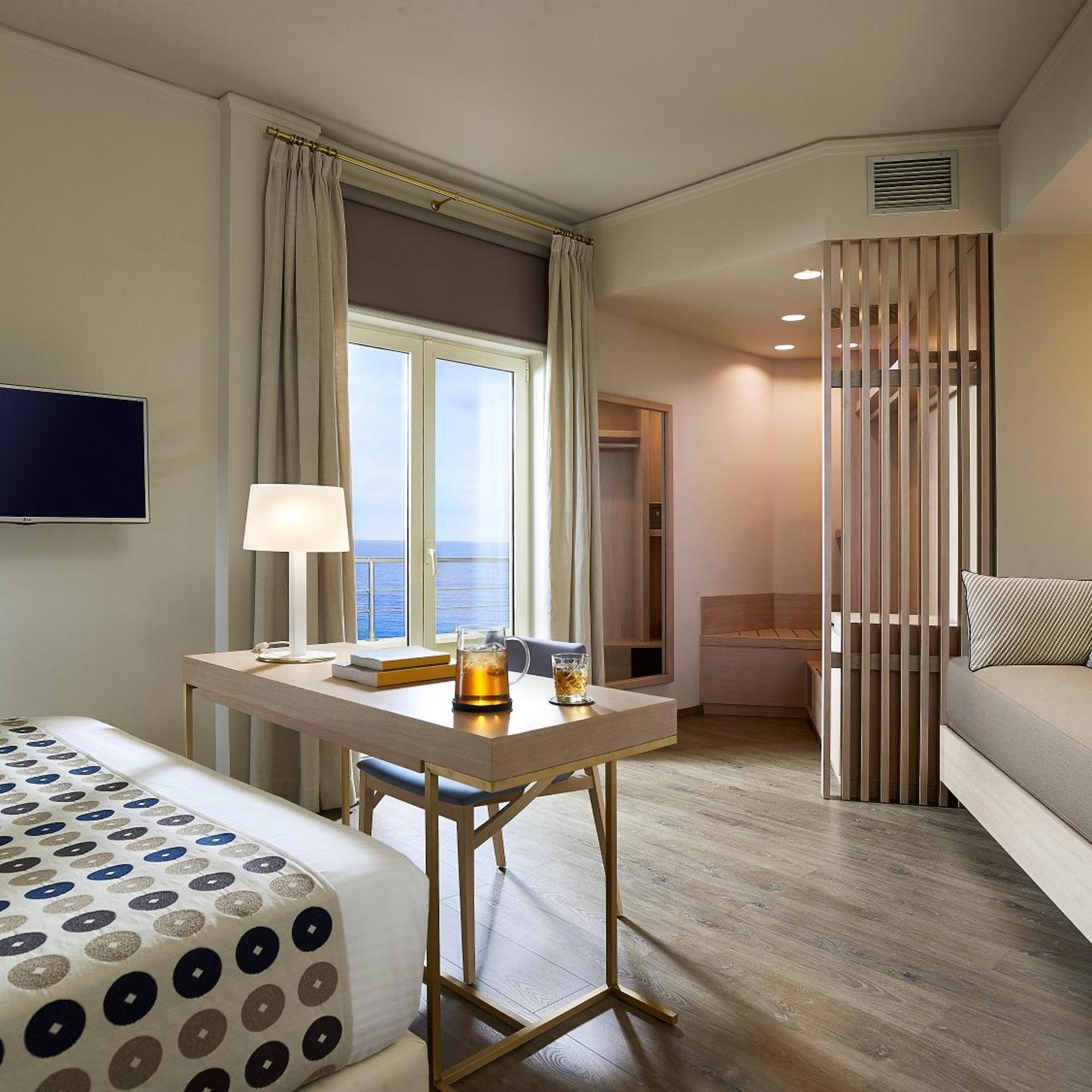 Irida Hotel 38/59