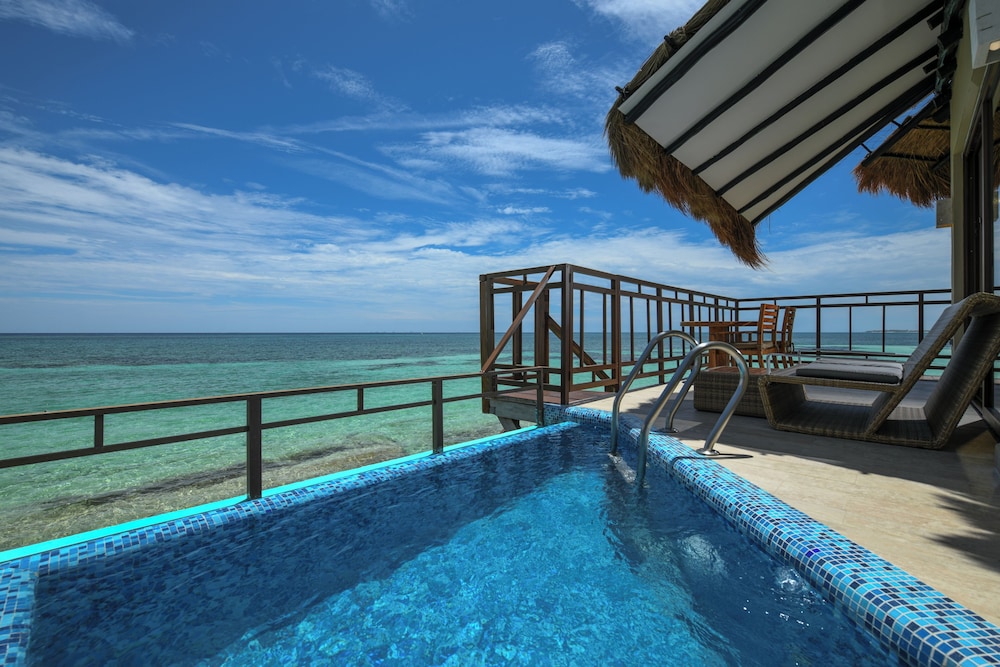 Palafitos Overwater Bungalows at El Dorado Maroma All Inclusive 14/49