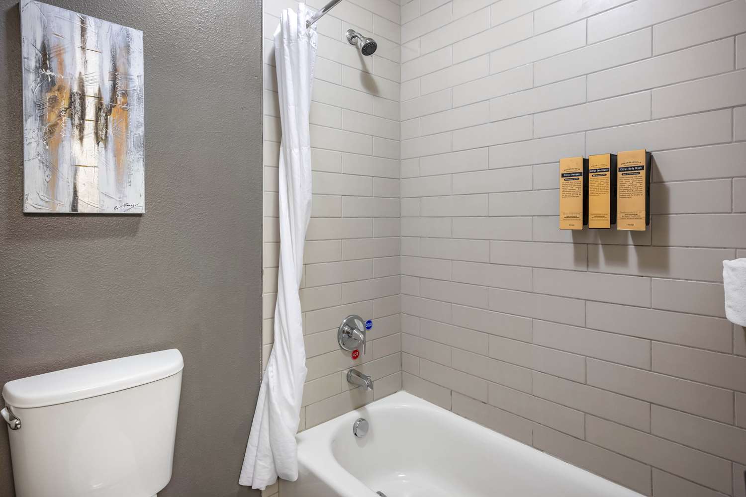 غرفة بسريرين كوين، Best Western Plus Peppertree Airport Inn 4/4