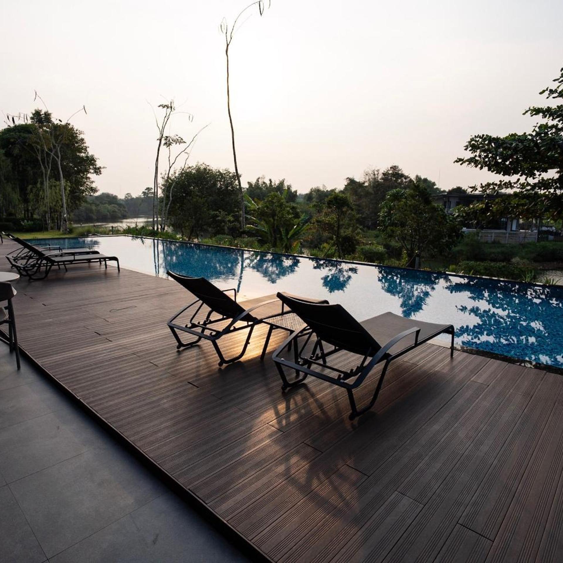 Riverawan Hotel 52/73