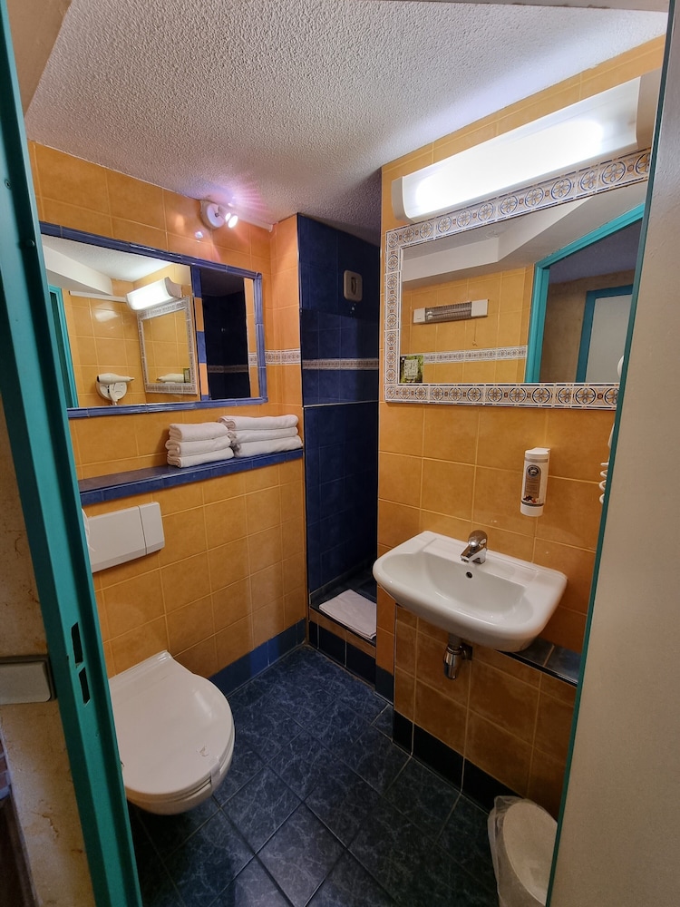Hotel Le Relais Pau Lons 13/53