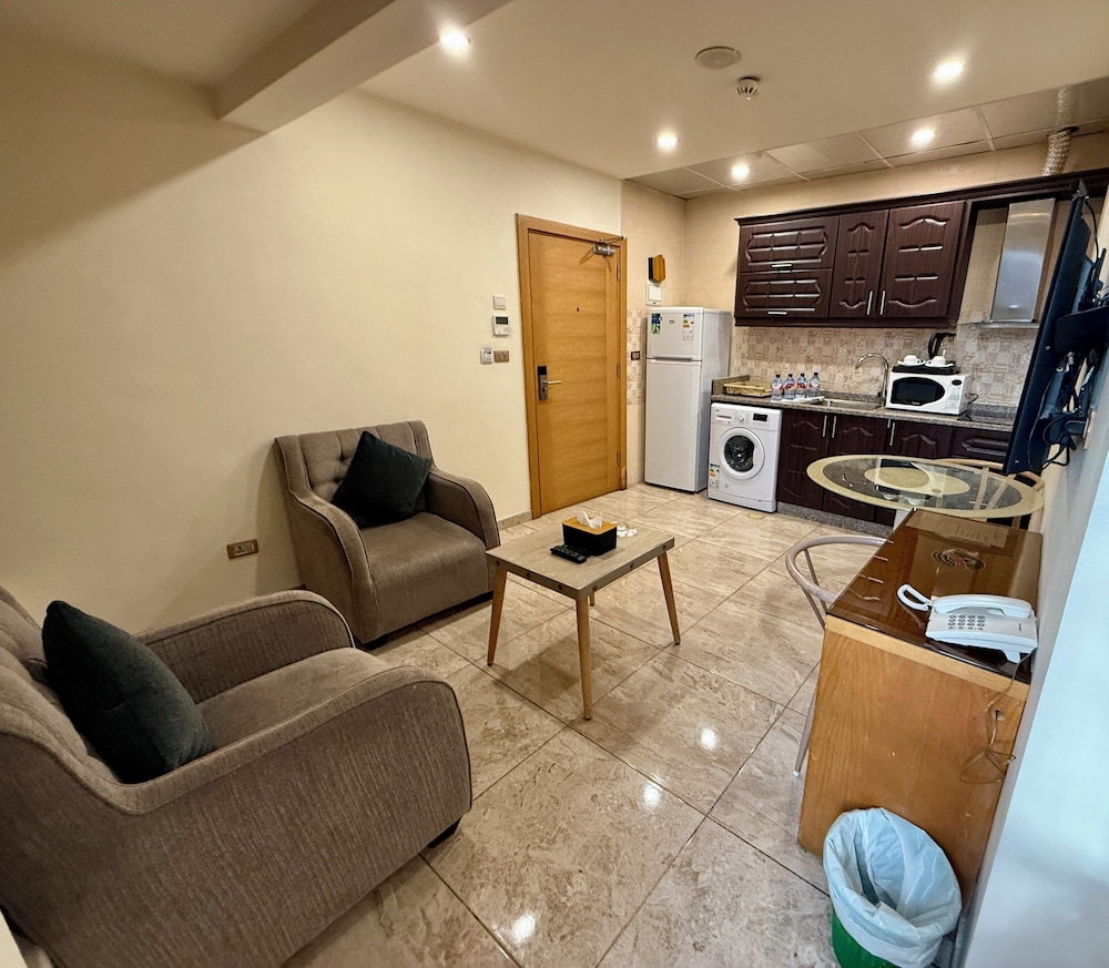 Jewheret Alswefiah Hotel Suites 34/45