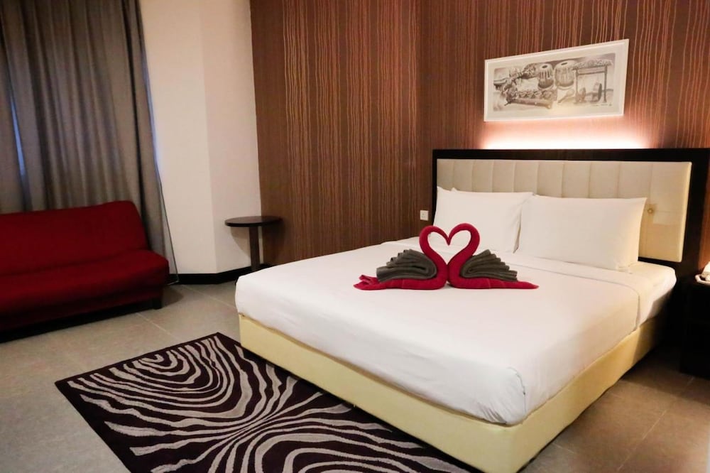 The Grand Campbell Hotel 52/115