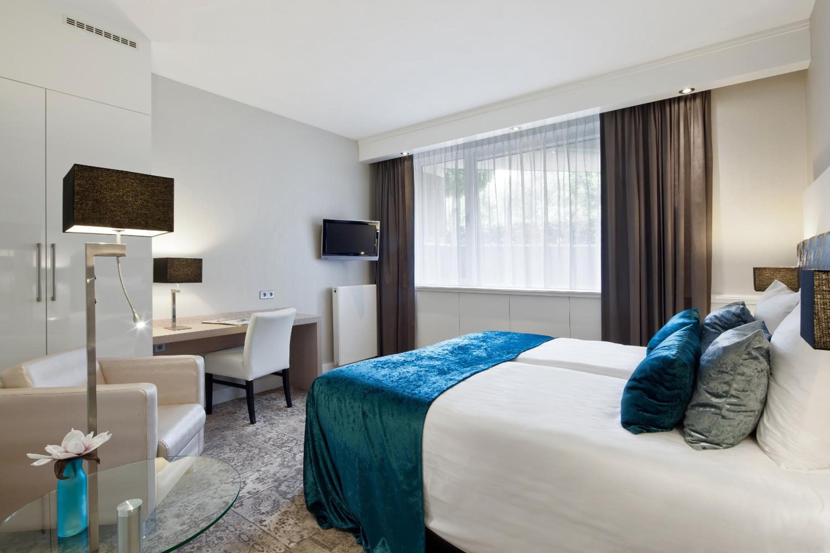 Semi Basement, Economy, Double Bed
