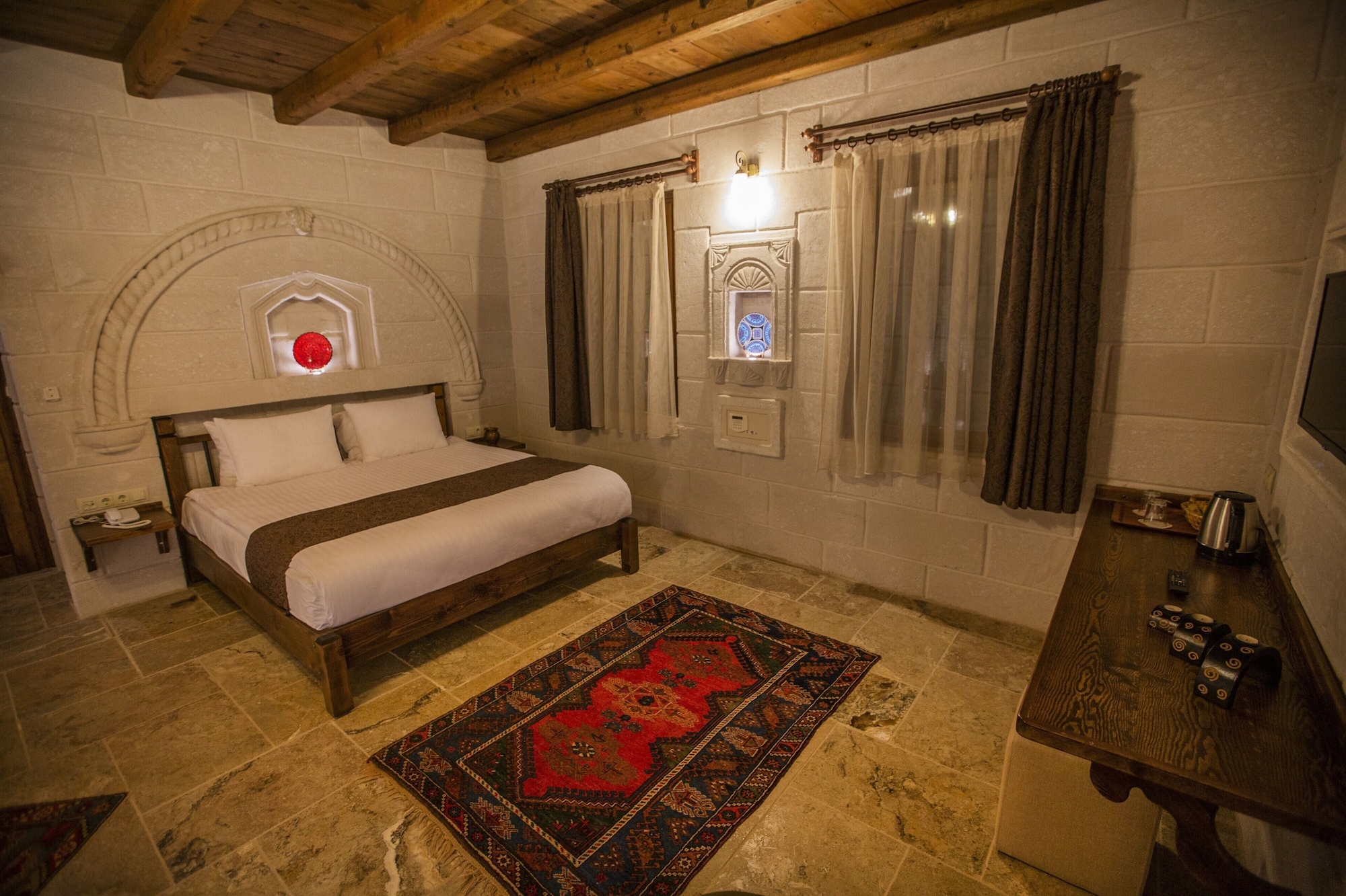 STONE, KING BED