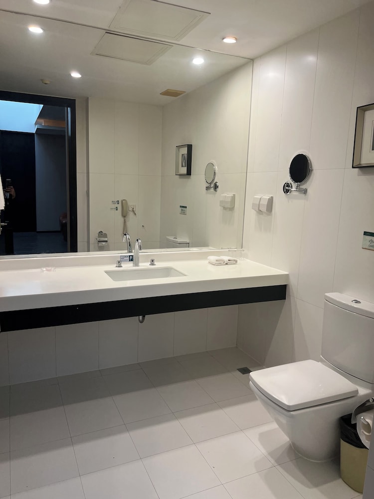 Guangdong Nanmei Osotto Hotel 45/55