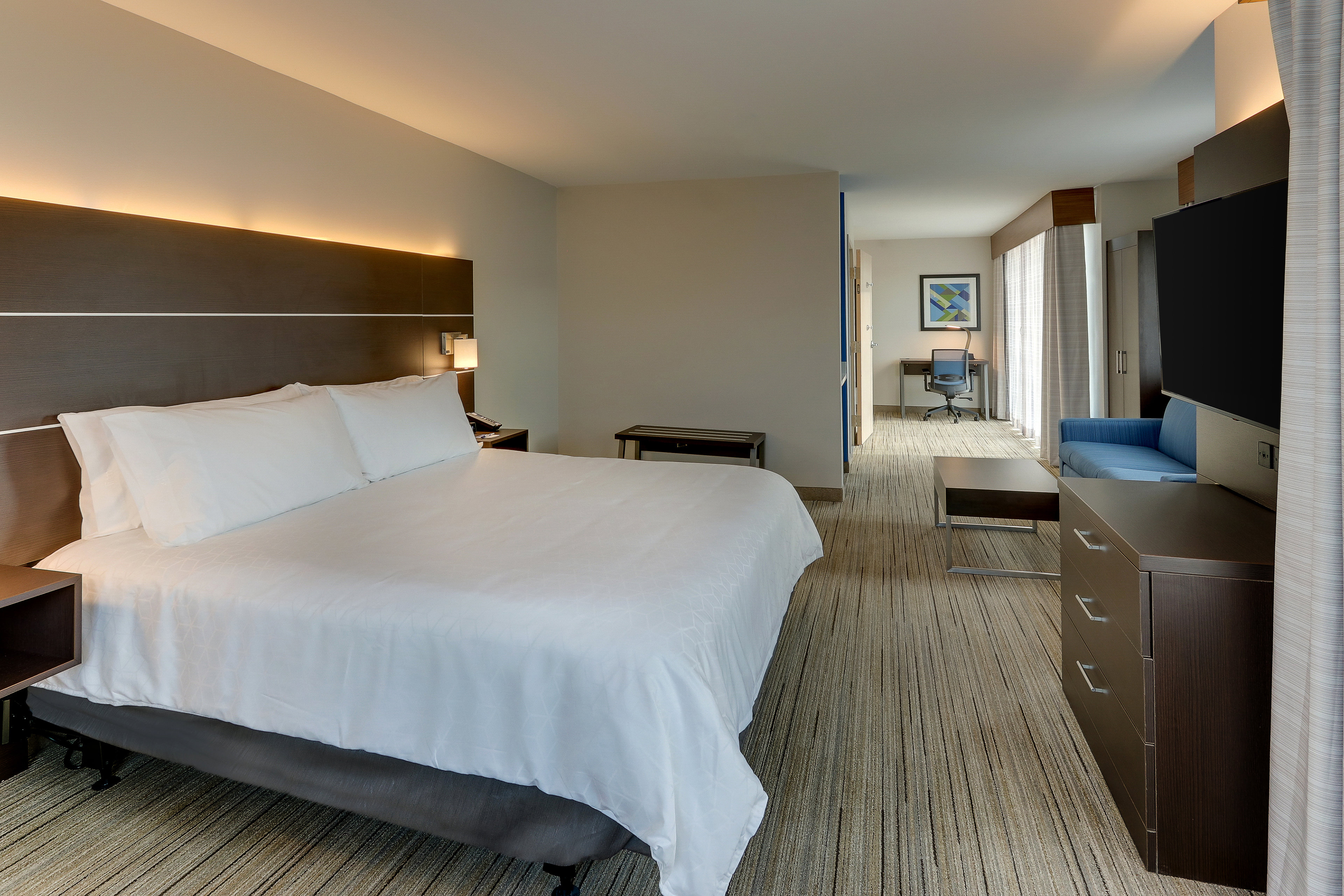 Suite, King Bed, Accessible
