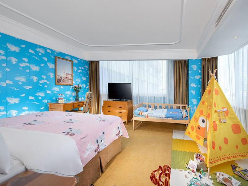 Vienna International Hotel (Zhuhai Lovers Middle Road Haibin Store) 9/19