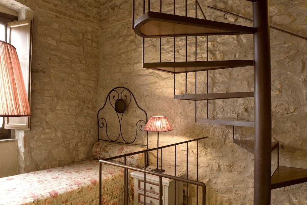 Borgo Di Pietrafitta Relais 35/74