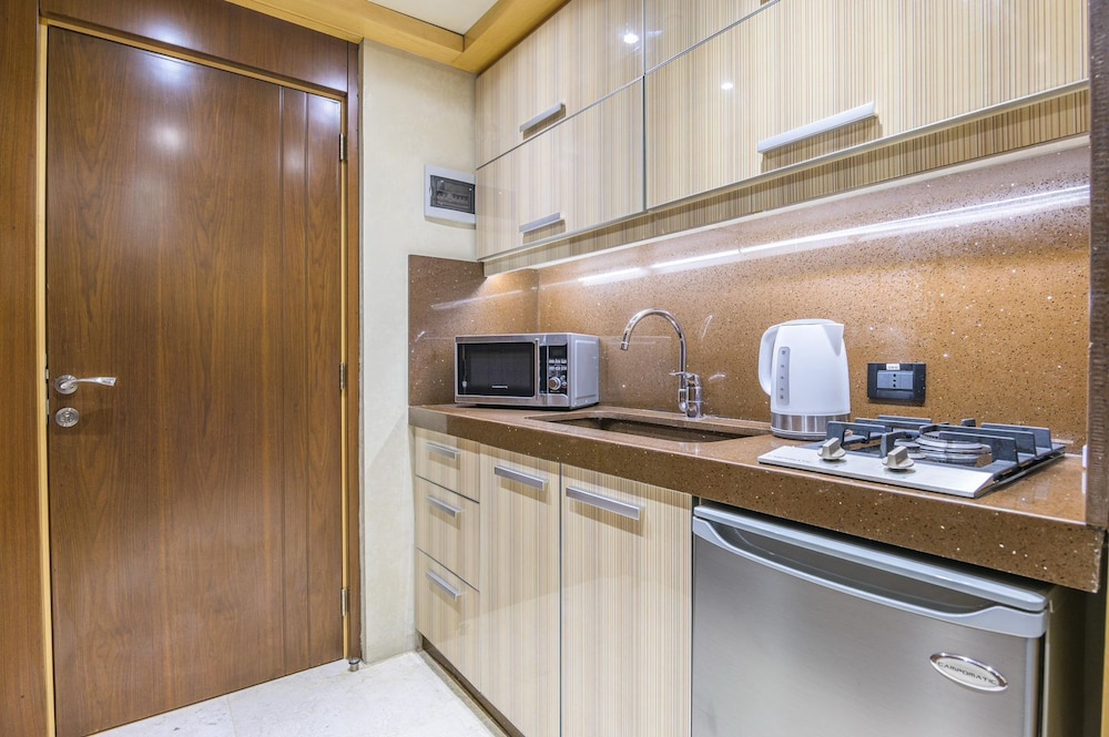 Lahoya Verdun, Beirut 46/50