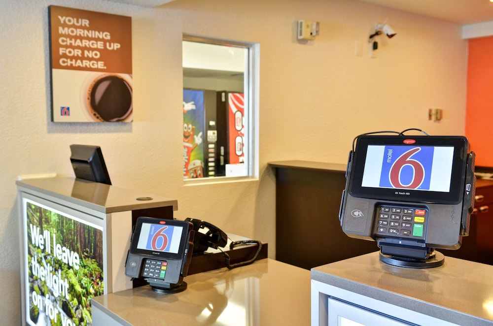 Motel 6 Santa Nella, on i-5 21/32