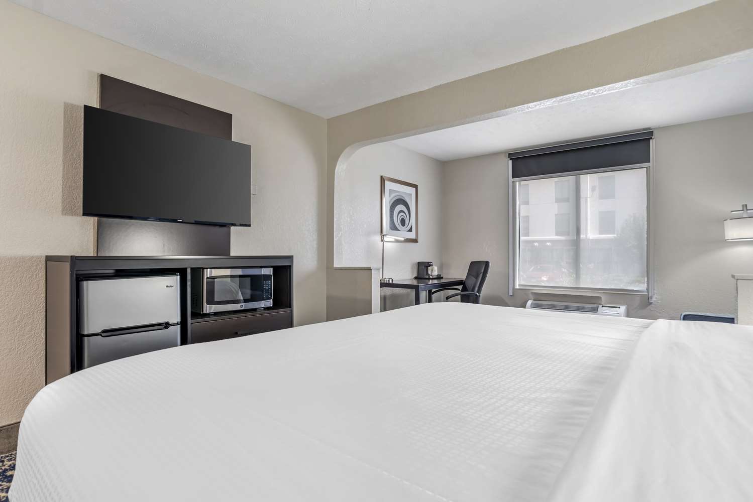 Mini, Suite, King Bed, Sofa