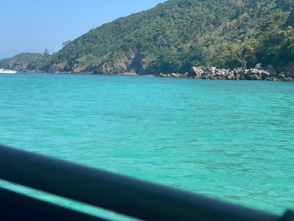 Phi Phi Little Star 15/66